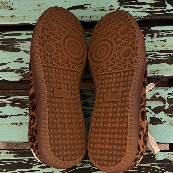 Leopard Print Women's Sneakers with White Accents - Picture 5 of 6